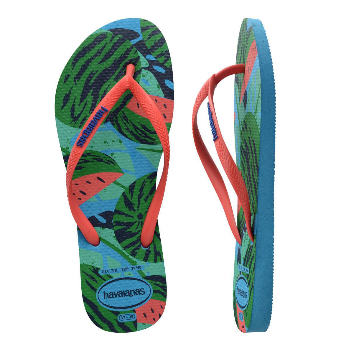 Conjunto de chinelos Havaianas turquesa exibindo estampa de frutas e tiras coral